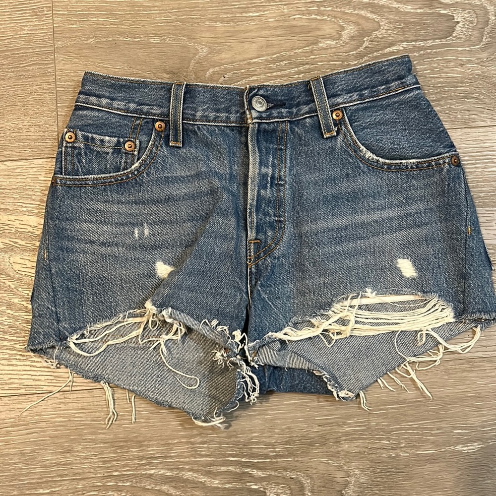 Levi’s 501 Shorts - Medium Wash